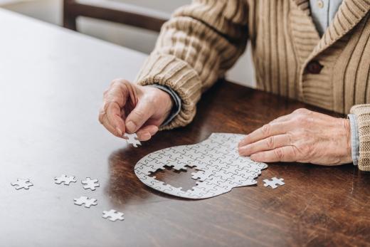 Alzheimer : 5 bonnes raisons de créer des plateaux de mémoire